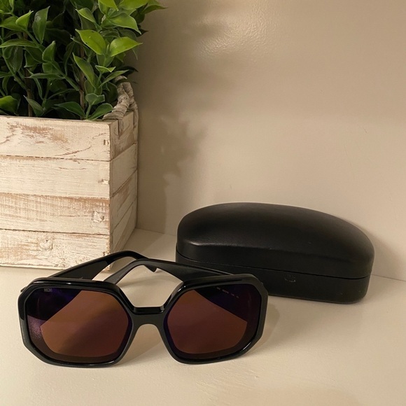 MCM Geometric Sunglasses 709S 002-Gradient-Black/White Leather Inserts - Picture 1 of 15